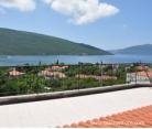 Leiligheter Blagojevic, privat innkvartering i sted Kumbor, Montenegro